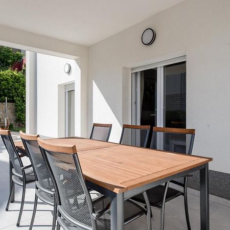 Peaceful Haven Near The Sea-Apartments Torlak Rab Banjol Exteriör bild