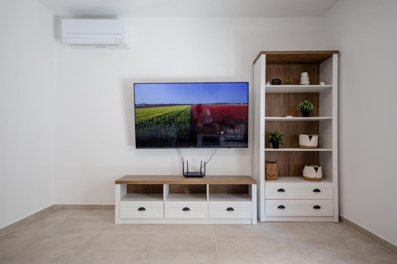 Peaceful Haven Near The Sea-Apartments Torlak Rab Banjol Exteriör bild