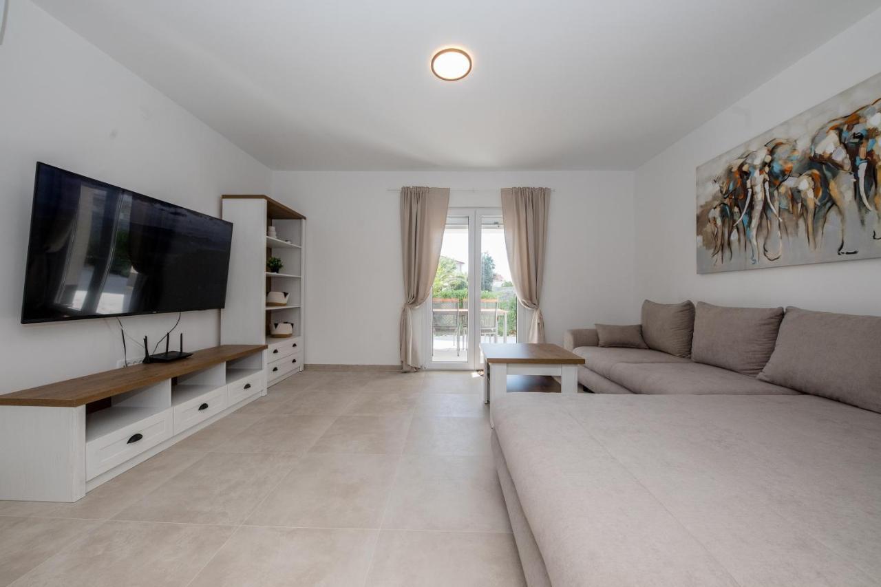Peaceful Haven Near The Sea-Apartments Torlak Rab Banjol Exteriör bild