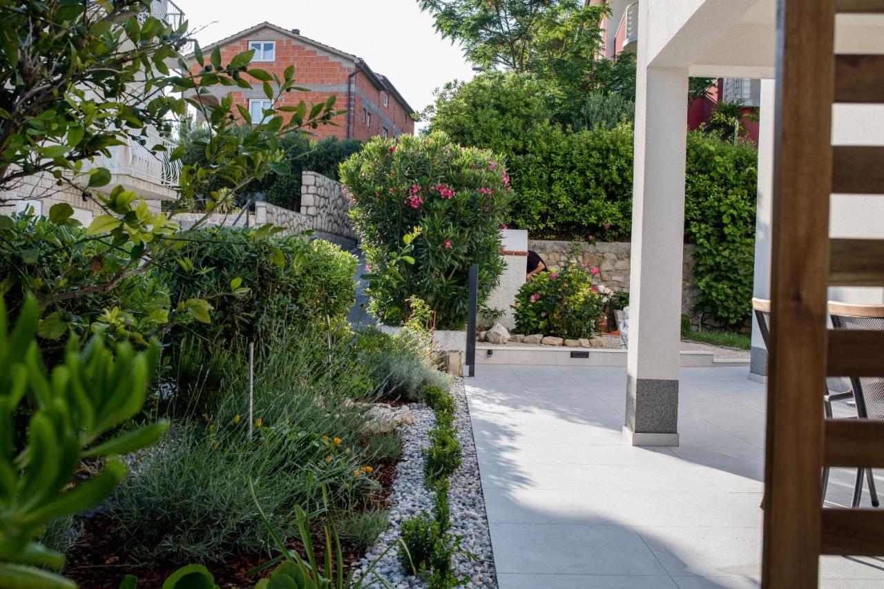 Peaceful Haven Near The Sea-Apartments Torlak Rab Banjol Exteriör bild