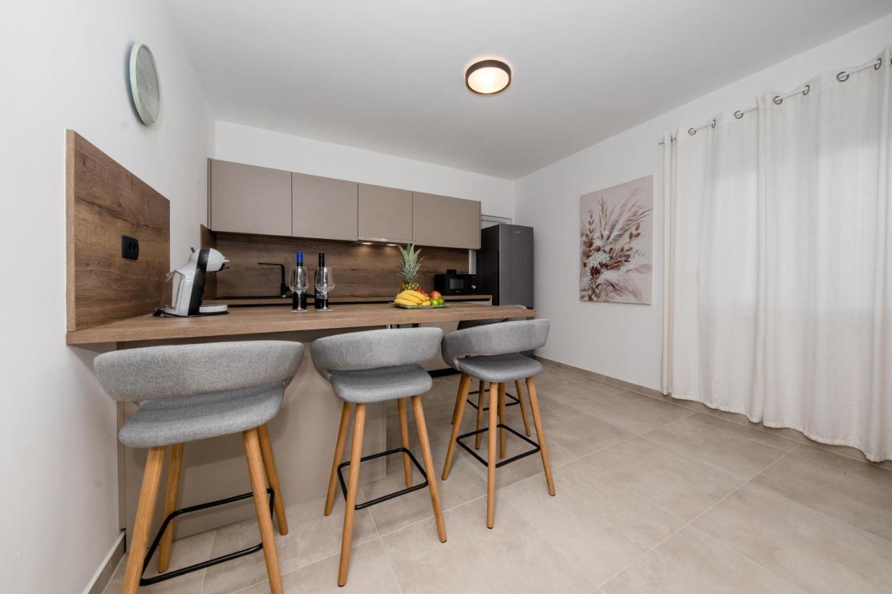 Peaceful Haven Near The Sea-Apartments Torlak Rab Banjol Exteriör bild