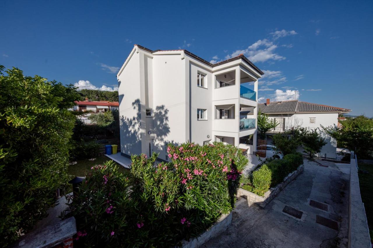 Peaceful Haven Near The Sea-Apartments Torlak Rab Banjol Exteriör bild